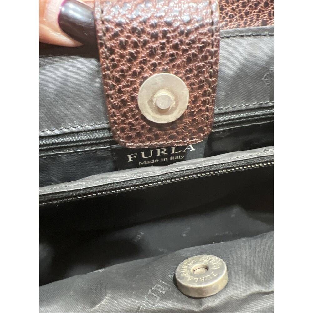 VGT Furla Made In Italy Pebble Handbag/Crossbody Bag Two Tone Color Black/Brown - Picture 7 of 16